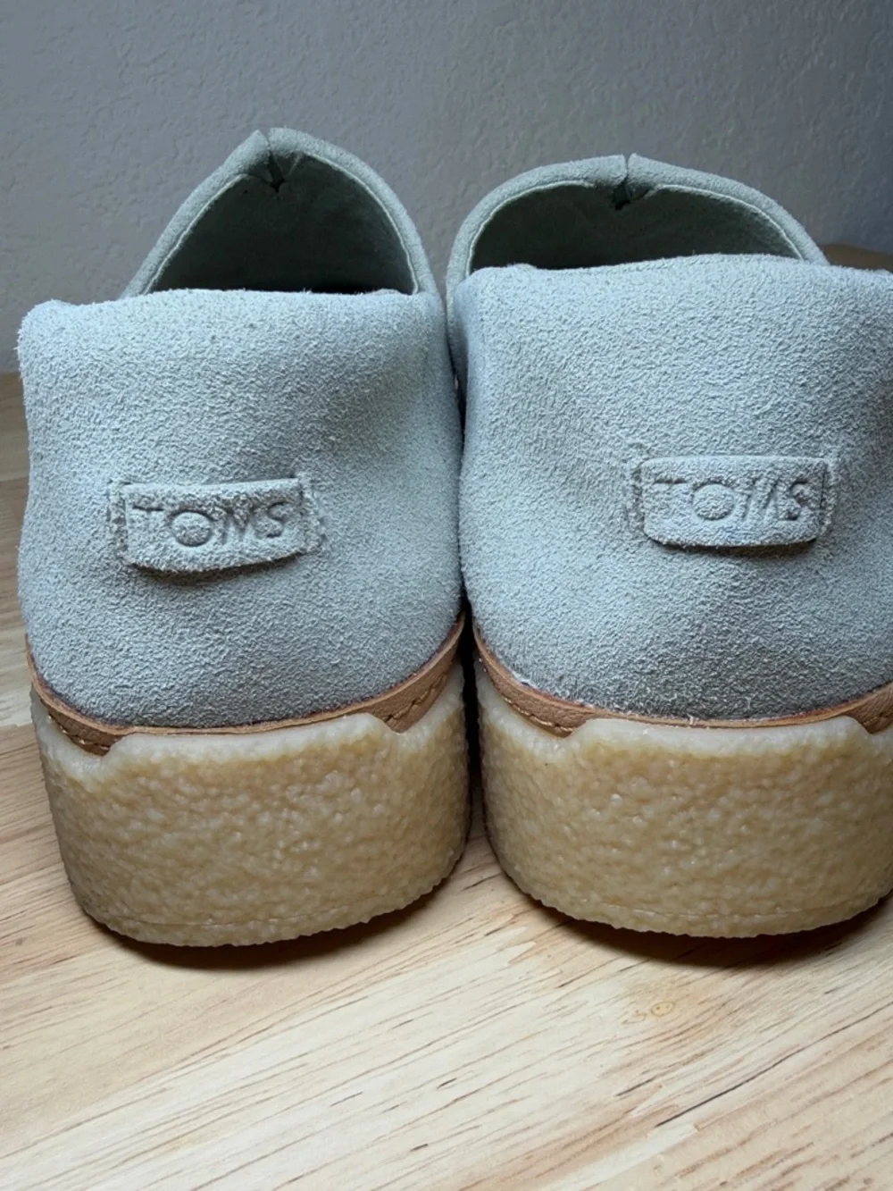 TOMS Women's Adelaide espadrilles in suede, featuring a slip-on design Sz.6.5